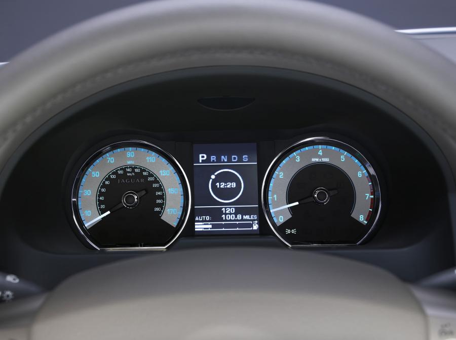  Jaguar XF 2008 года  (фото 30 из 175)